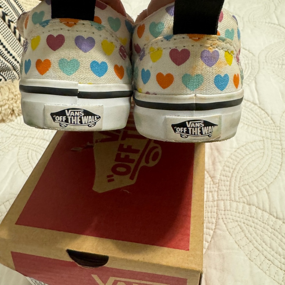 White hearted Vans - Picture 6 of 8